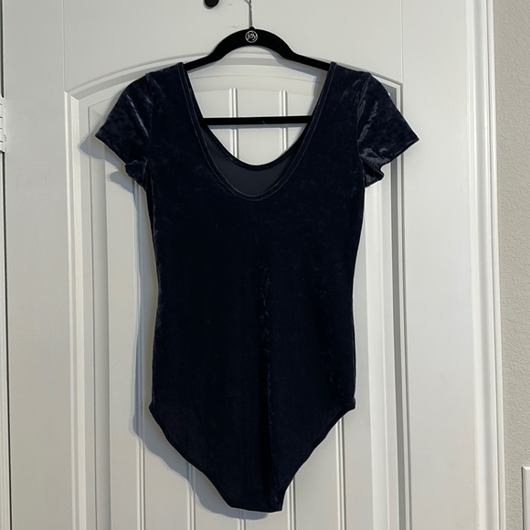 Women’s American Eagle Velour Bodysuit - Picture 5 of 6